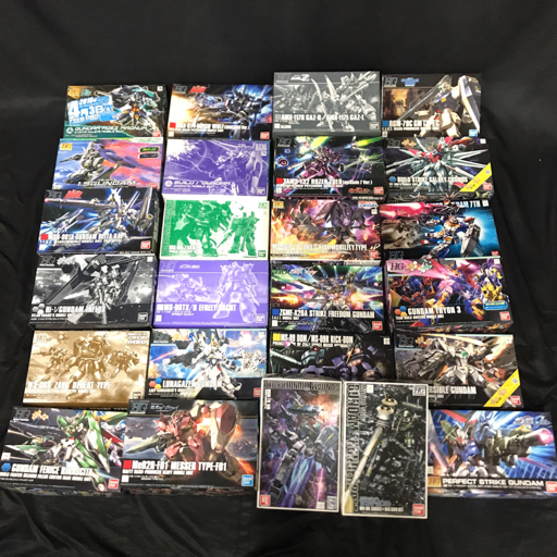 HG 1:144 ガンダム AGEⅡマグナム : ザク デザートタイプ 含む プラモデル ホビー まとめ セット