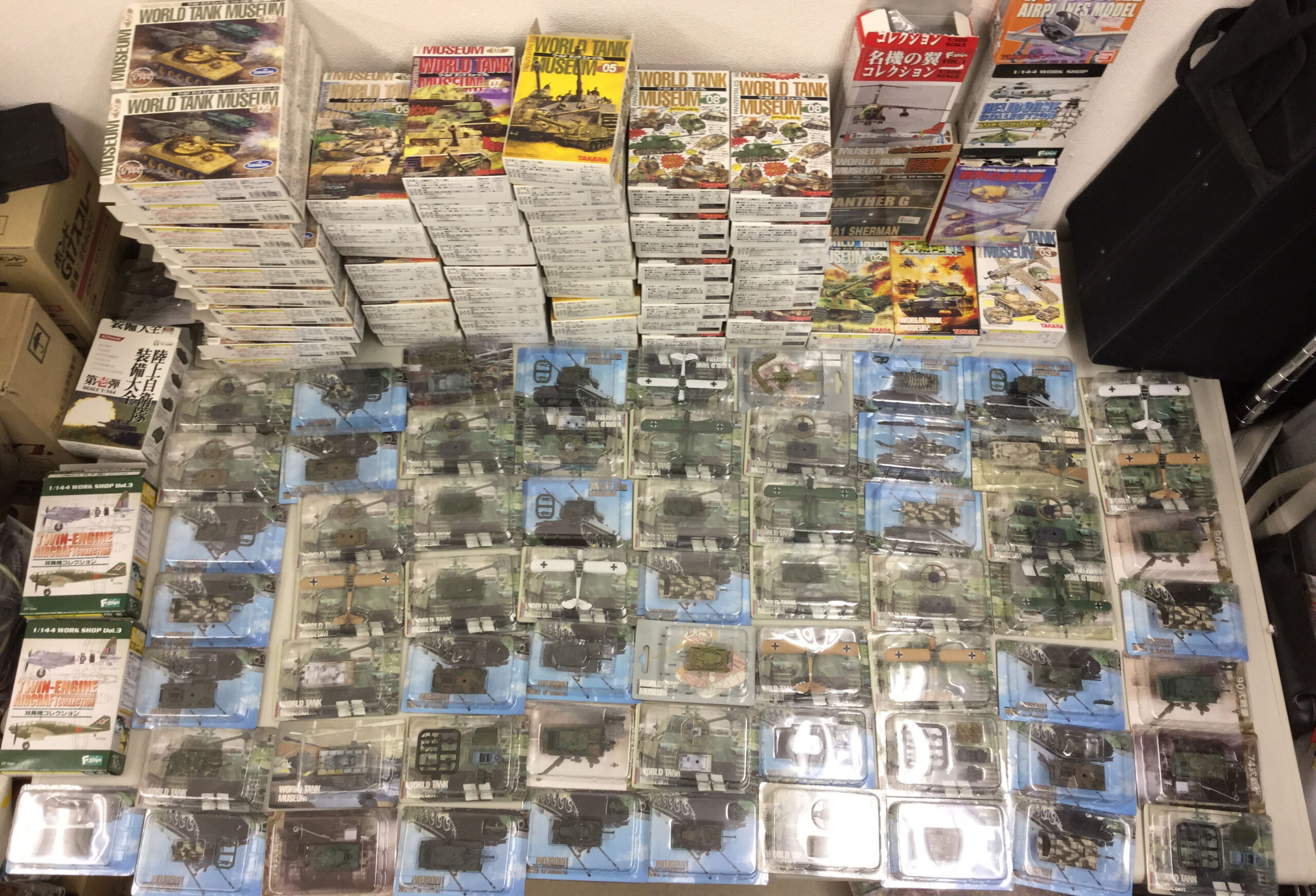 大量のミリタリープラモデル