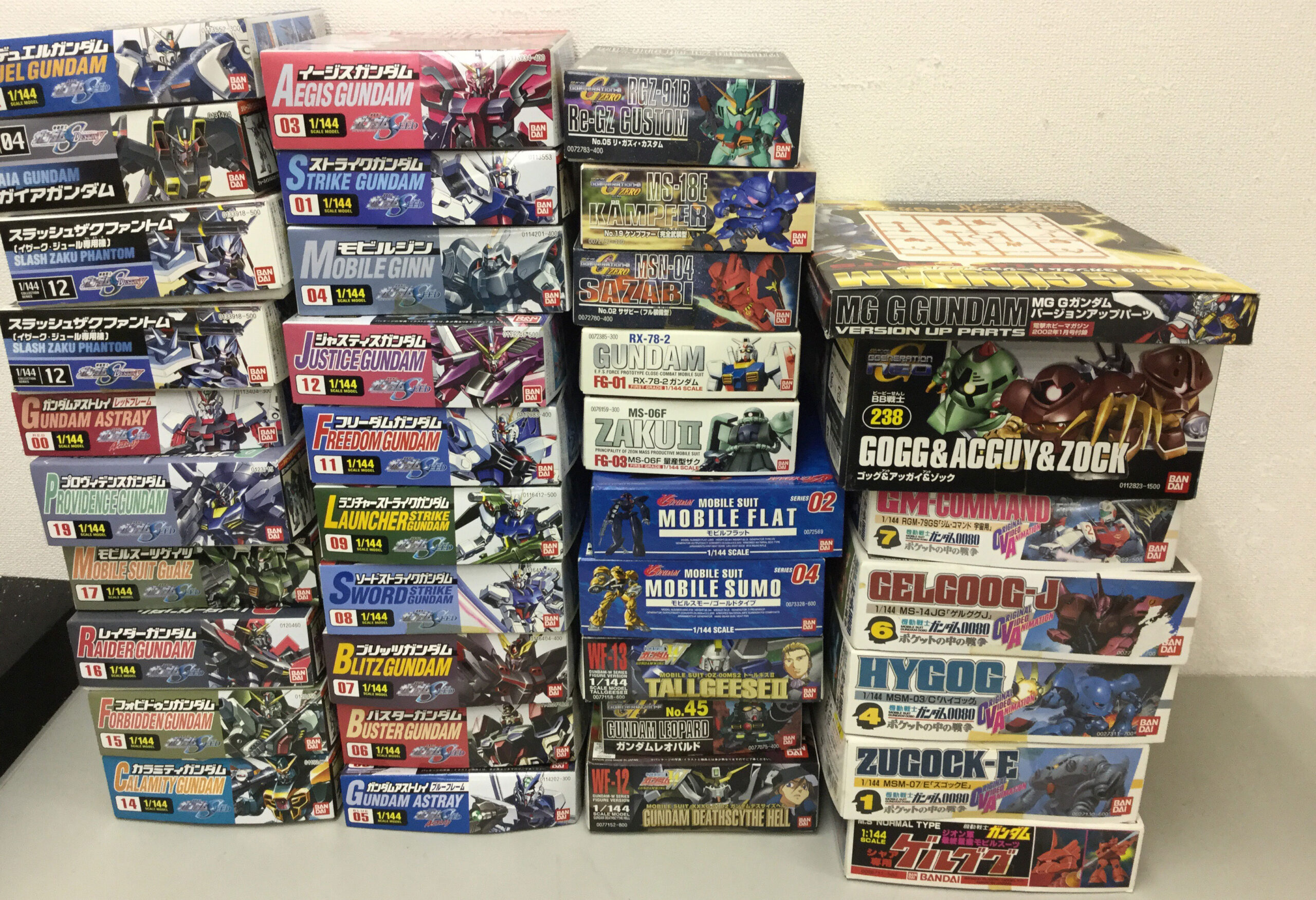 大量のガンプラ