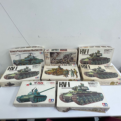 タミヤ-ソビエト-KV-1-戦車-1／35-他-プラモデル-まとめて-未組み立て